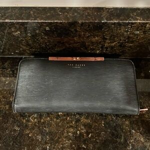 Ted Baker Zip Wallet